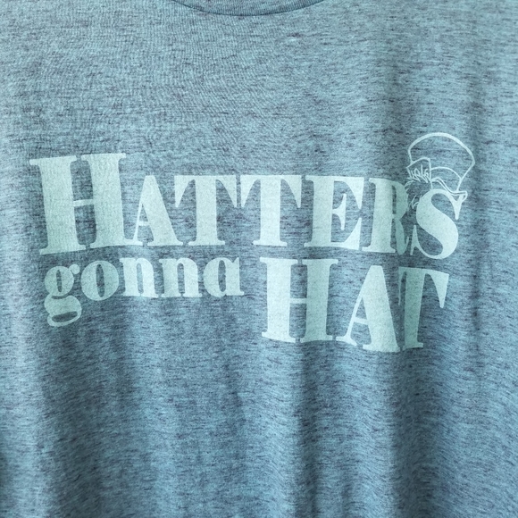 Disney "Hatters gonna Hat" Alice in Wonderland T-shirt - Picture 4 of 8